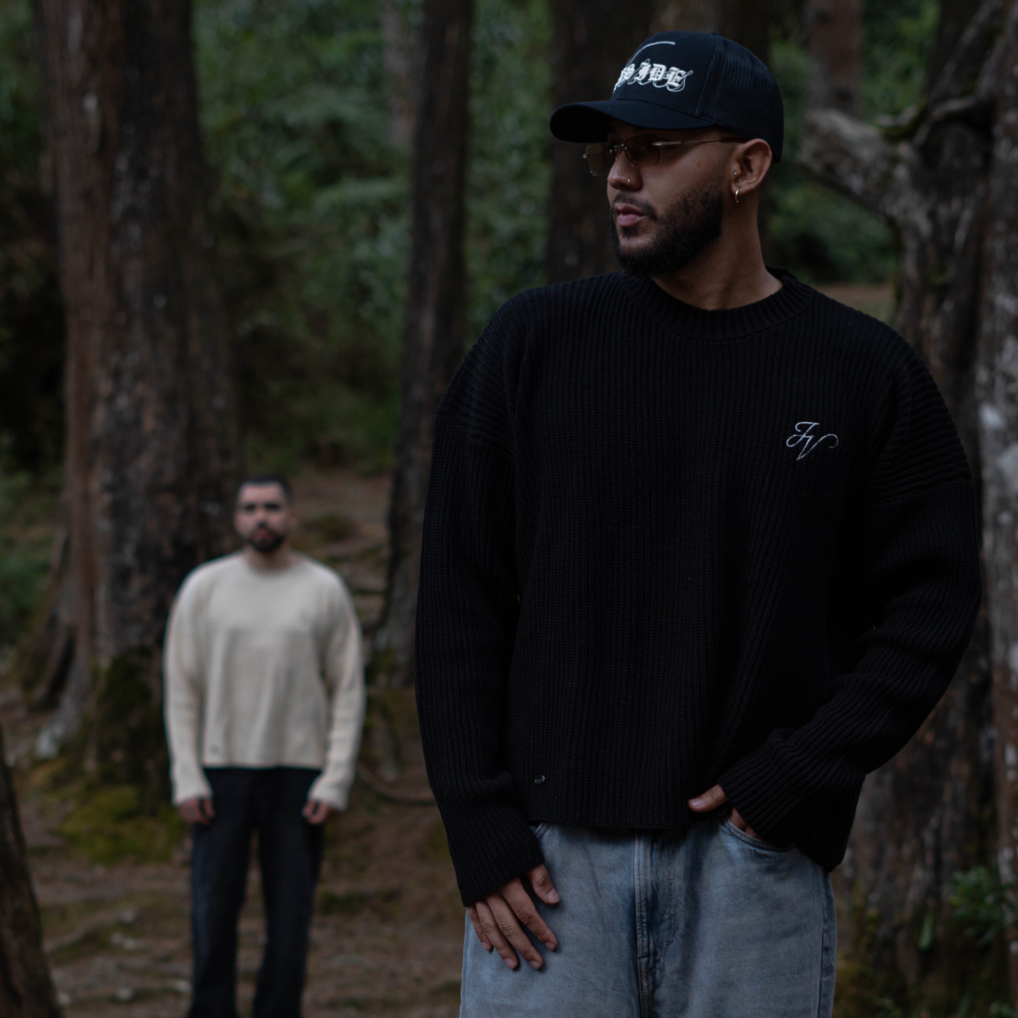 SWEATER BASIC IV [NEGRO]