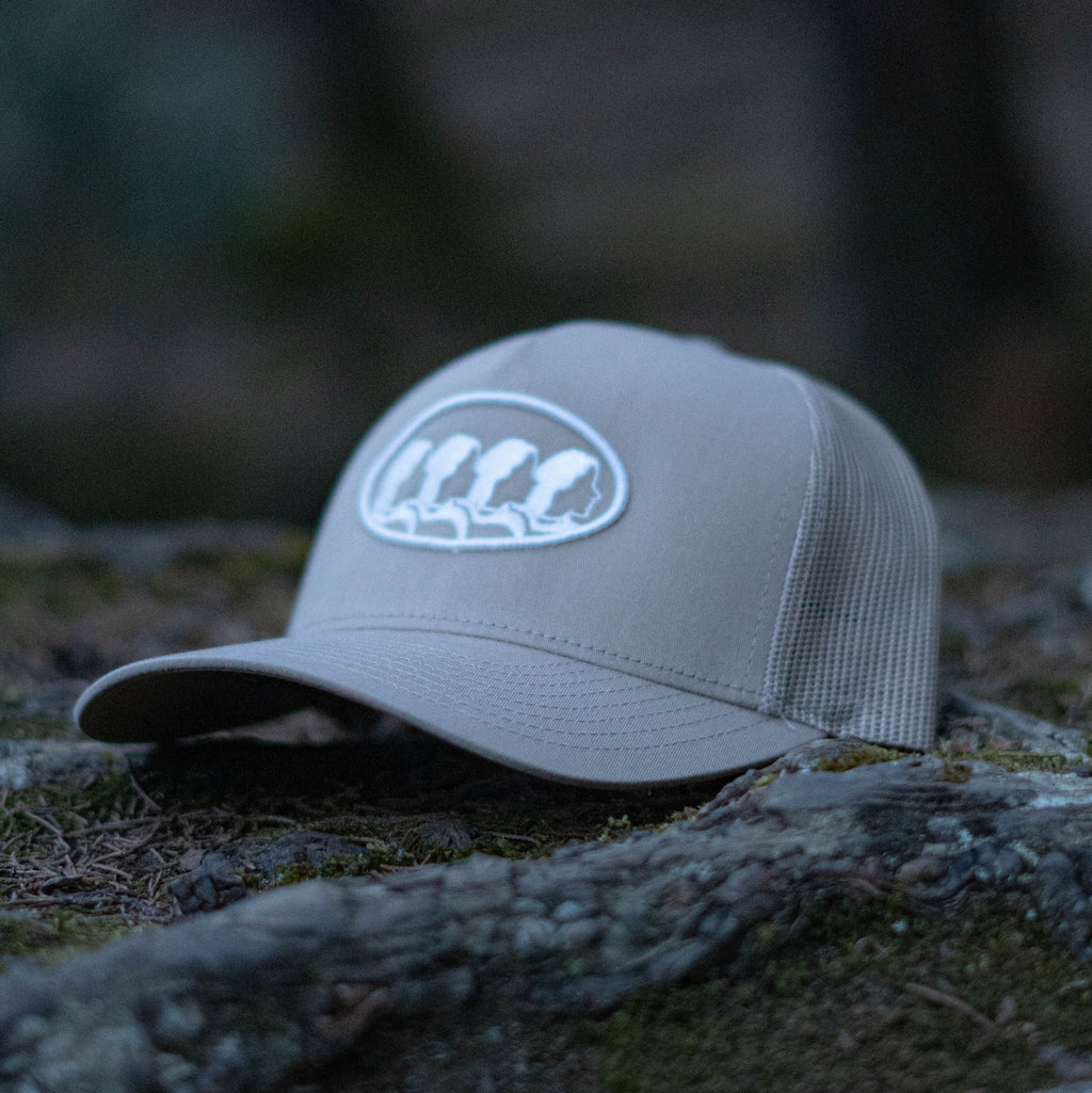 GORRA TRACKER BASIC LOGO [BEIGE]