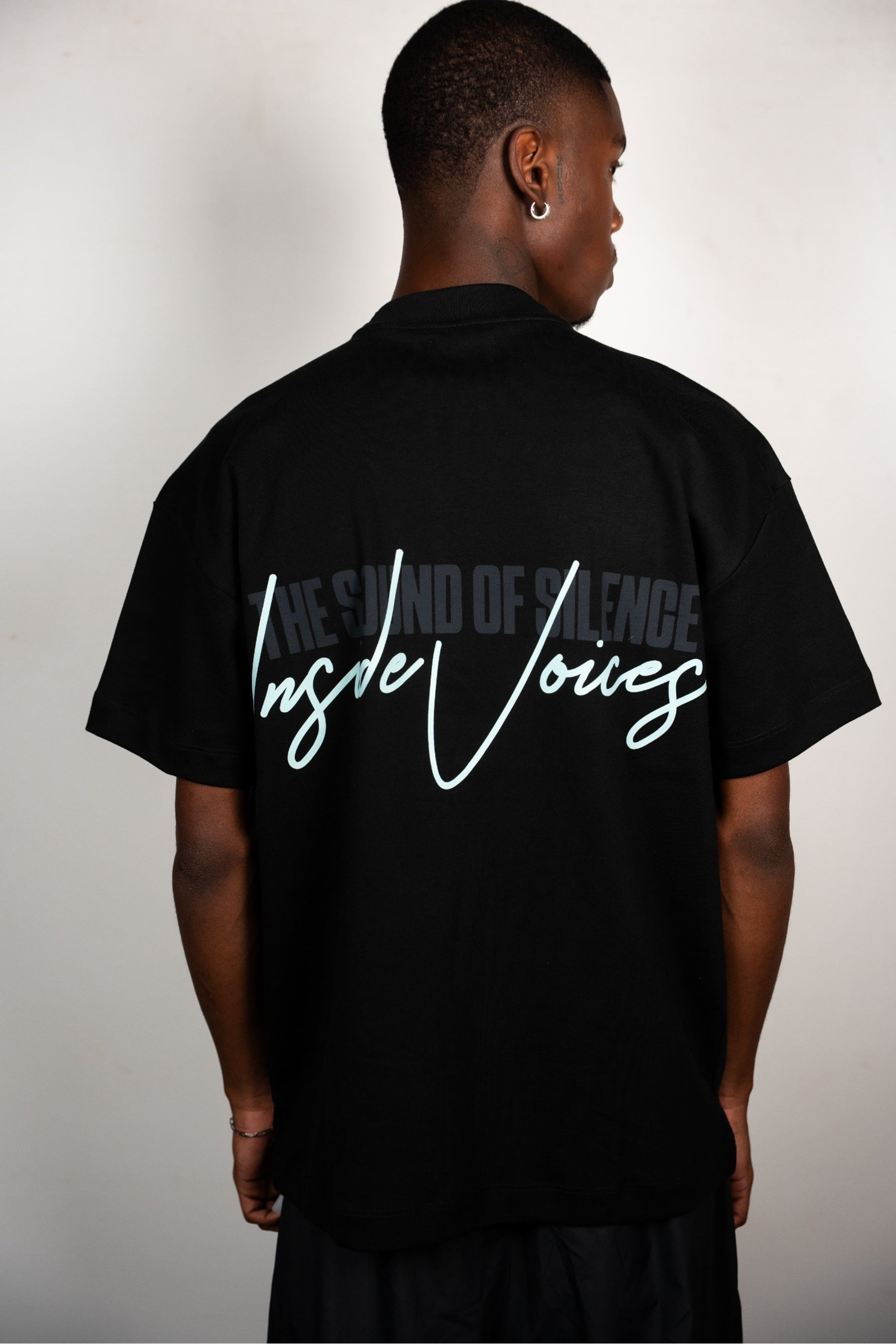 CAMISETA THE SOUND OF SILENCE [NEGRO]